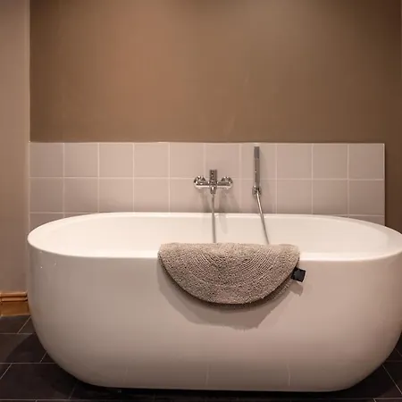 9 Riverside Walk Ferienhaus Airton