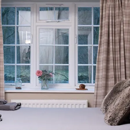 9 Riverside Walk Airton