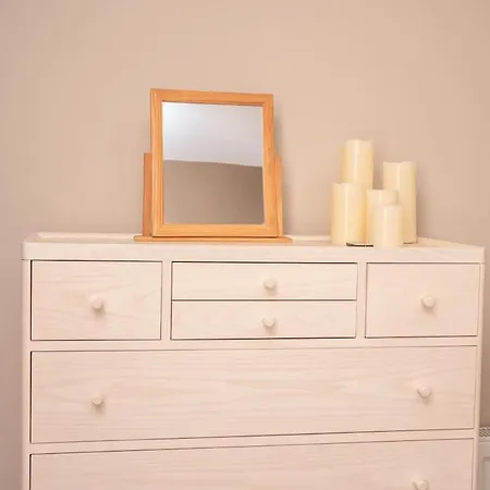 9 Riverside Walk 펜션